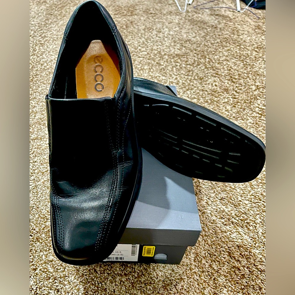 ECCO MEN SLIP ON LEATHER DRESS SHOES LOAFERS size 10-10.5